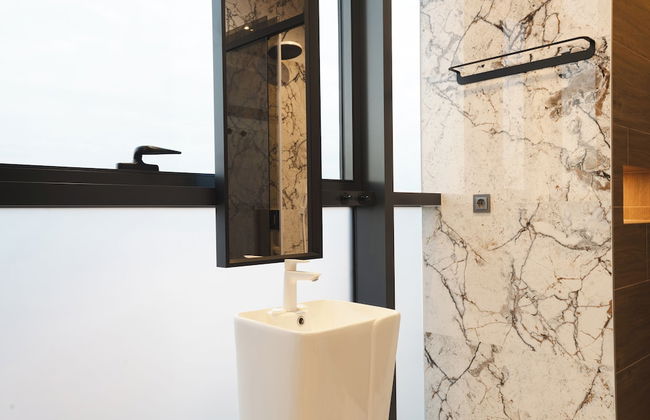 DISTRICT boutique - Photo 6