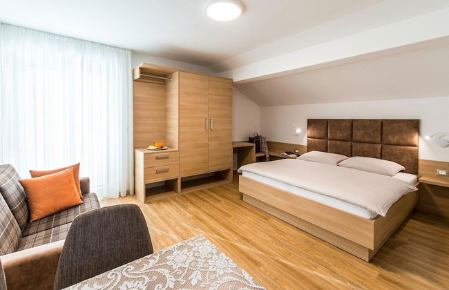 Apartment in Trentino, South Tyrol With Garden - Photo 2