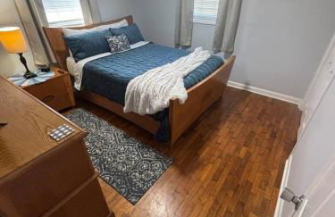 Quiet in Town - 2 beds, Large TVs, Big Parking , Nintendo & EV Ready - Foto 2