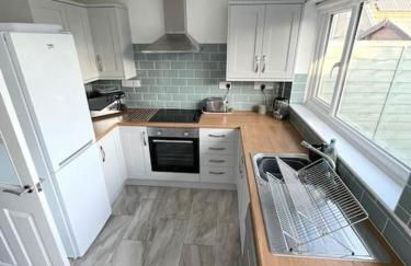 Peaceful centrally located, 2 Bedroom Bungalow. - Foto 8