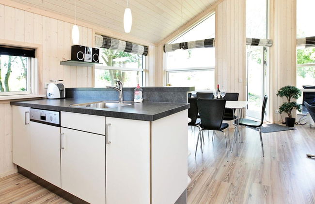 Pretty Holiday Home With View - Photo 5