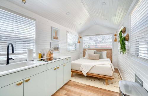 Stay Portland - Teal & Terrazzo Bright Portland Tiny Home - Photo 1