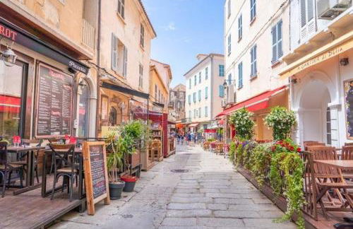 1st floor apartment in 18th century character house - Foto 36