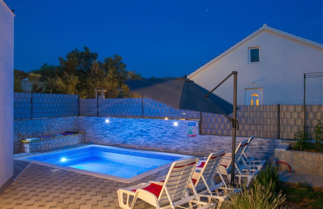 Elegant Oasis Vinisce Villa With Pool - Foto 14