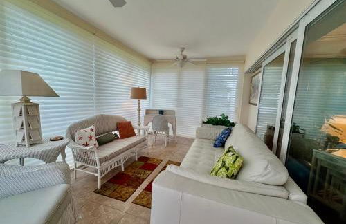 Belair Lane condo community pool managed by Sky Run Naples - Foto 20