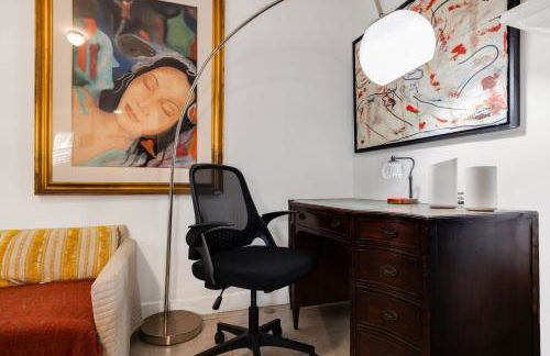 Artful 4BR Family Retreat - Foto 20