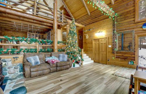 Magical Metamora Cottage with Fire Pit, Pond, Deck! - Foto 6