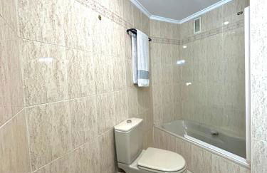 El pisín de Goya: piso luminoso con garaje a pie del centro de Oviedo. - Foto 10