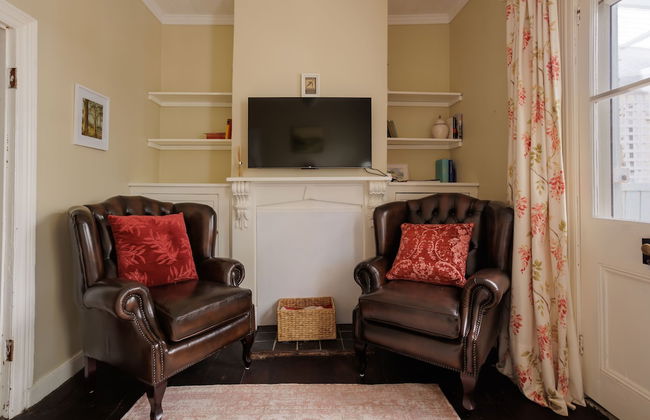 Wollaston House by the BnB Collection - Photo 32