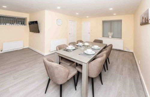 Beautiful, Peaceful, 5 Bedroom home with Hot Tub! - Foto 20