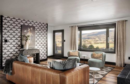 Luxe, Mountain VIEWS, Sauna, HotTub, Pups - Foto 32