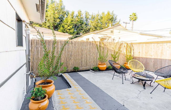 Live Like a Local - Studio With Huge Backyard - Foto 12