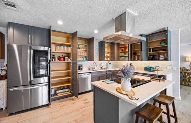 Canal Front Beach Home, Private Pool - Foto 19