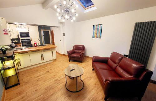 Modern 3-Bed Family Haven wFree Parking - Foto 4