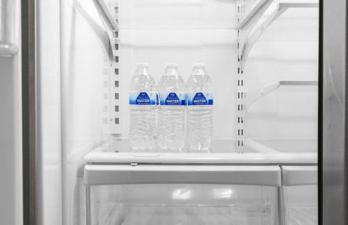 Capitol House - 3 Bed 1 Full and 1 Half Bath, Pet Friendly with Hot Tub walk to Lucas Oil Stadium - Foto 26