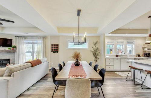 Parking! Hot tub! 10 min walk to beach - Foto 12