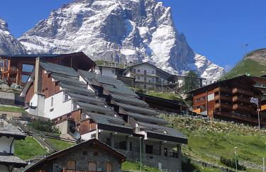 TANA DELLA MARMOTTA - renovated, ski in ski out, turkish bath, garage, storage - Foto 1