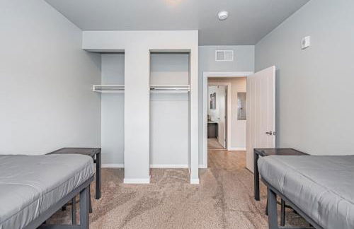 Bringham's Mill Apartments Perfect for Groups Full Kitchen Gym and Free Parking - Photo 79