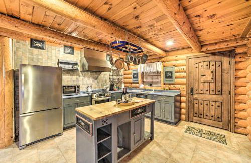 Spacious Cabin with Decks Near Saratoga Springs - Foto 3