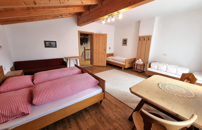 Holiday Home in Finkenberg With Terrace - Foto 3