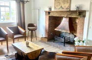 Grade II Listed Farmhouse, Pool, Hot Tub, Games Room, Celebration Hall, Car Park, 10ppl, 45 min from Central London - Foto 61