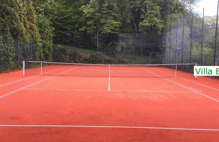 Luxus Ferienhaus Villa EMG Dortmund in Ennepetal, nah Düsseldorf, Köln mit Tennis Court, Garten, Kamin für Familien Gruppen bis 20 Personen - Foto 51