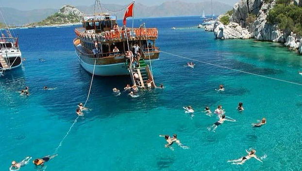 Marmaris Bay Cruise - Photo 2, Enjoying a dip in the sea