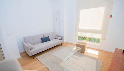 For You Rentals Bonito y acogedor apartamento TEMPORAL cerca al Estadio Bernabeu - Madrid VDS280 - Photo 3