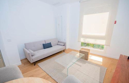 For You Rentals Bonito y acogedor apartamento TEMPORAL cerca al Estadio Bernabeu - Madrid VDS280 - Photo 3