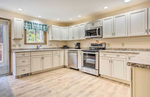 Pet-Friendly Gilford Home 3 Mi to Gunstock and Lake - Foto 12