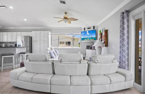 NEW!Paradise PalmsDockPoolKayaks GrillView! - Foto 56