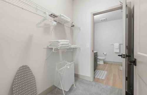 Luxurious Living 5 Min From Downtown - Foto 26