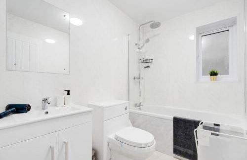 Dazzling & Modern 4bd - Coop LIVE - Etihad - Parking - Foto 10