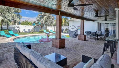 Modern 4 Bedroom -Kosher - Heated Pool - Game Room - Foto 3