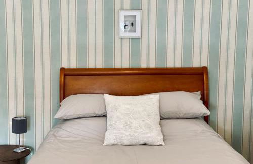 Charming coastal cottage - pet friendly! - Photo 13