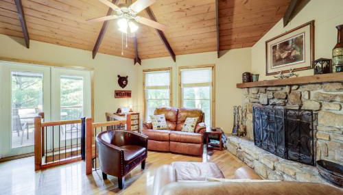 2 Mi to Skiing! Wooded Beech Mtn Retreat with Decks - Foto 5