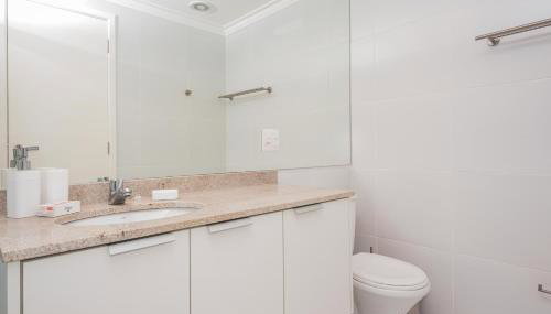 BHaus Morumbi IN Jardim Sul - Apartamento 50m2 com Varanda e Linda Vista 19o andar - Cama Queen - Academia - Piscina - Lavanderia - Próximo ao Shopping Jardim Sul - Vaga de Garagem - Acomoda 2 adultos e 1 criança - in4 - Foto 5