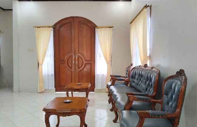 Villa Yustisia Curug 7 Cilember - Foto 22