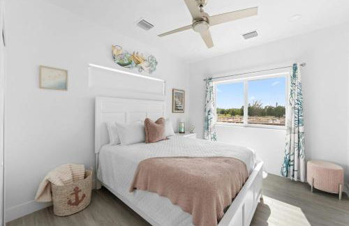 Blue Pearl New Waterfront Haven with Heated Pool ,70 Foot Dock, and More! - Foto 59