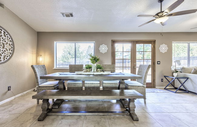 Luxurious Home with Red Rock Views - Foto 33