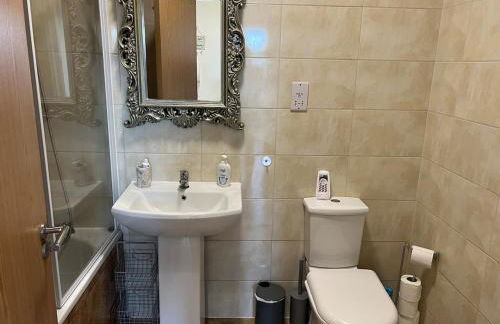 2 Bedroom Flat Sun in town Center Wellingborough - Photo 9