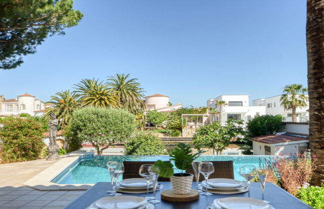 4 bedroom House in Castelló d'Empúries with private pool and garden - Photo 48