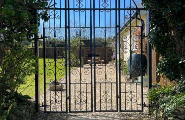 Honeycomb Cottage - a quiet, charming, cosy retreat in the countryside only 2 miles from one of Cornwall's best beaches - Photo 22