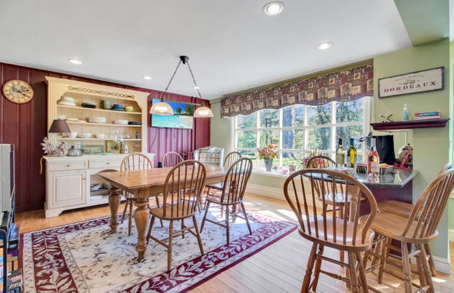 Jacuzzi - West Point - Family Friendly - Photo 17