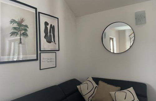 2 Bed Flat - Sleeps 6 - Pool - Garden - Parking - Photo 8