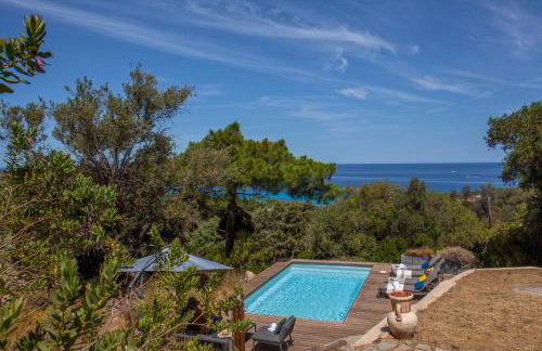 Villa bodri, maison en pierre avec vue mer et piscine chauffée - Foto 32