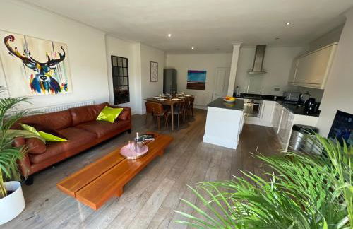 Beautiful 4B.2Ba House + office - Foto 10