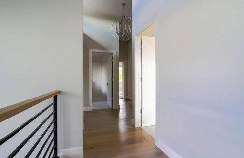 New House with Chef's Kitchen and Spa-like Suite - Foto 19