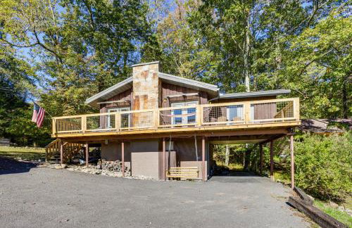 Walk to Alpine Lake: Terra Alta Cabin w/ Deck - Photo 3