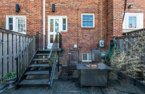 Sojourn Old Town Perfection with Fire Pit and Parking - Foto 19